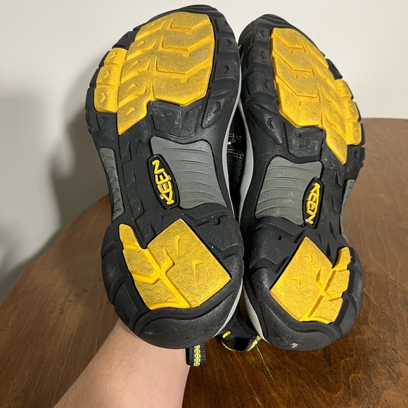Keen Shoes Keens Mens Newport H2 Waterproof Sandal Blackyellow Size